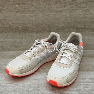 Adidas Retrorun women’s tennis shoes.  Size 9.5